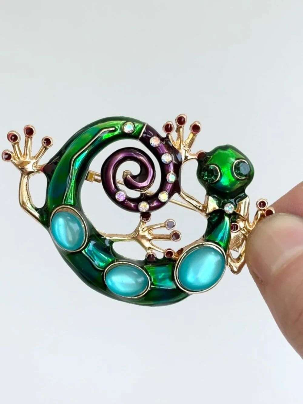 Gecko Lizard Figural Jelly Belly Green Enameled Vintage Inspired Brooch Pin